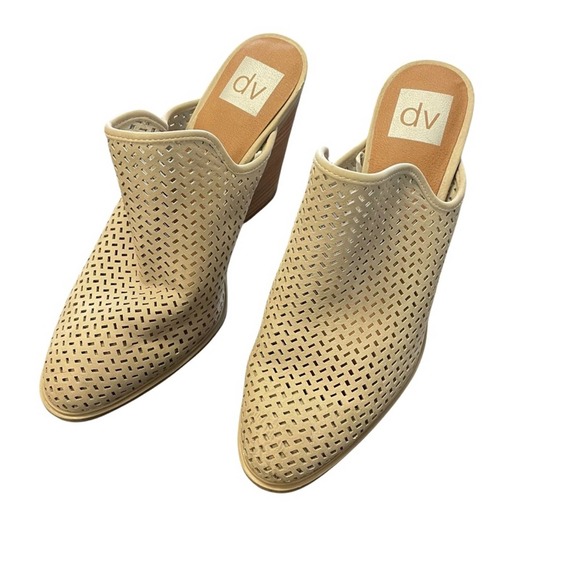 DV Dolce Vita Cream Perforated faux leather Mule block heel sandals 8.5 - Picture 1 of 8